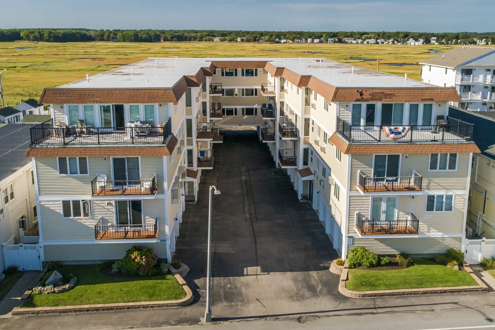 Hampton Condo: 407 Ocean Blvd
