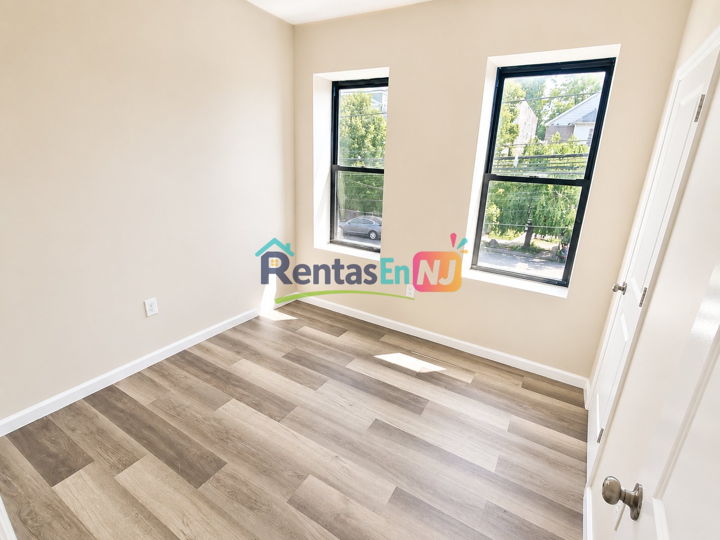 Newark Condo: 383-385 Avon Ave