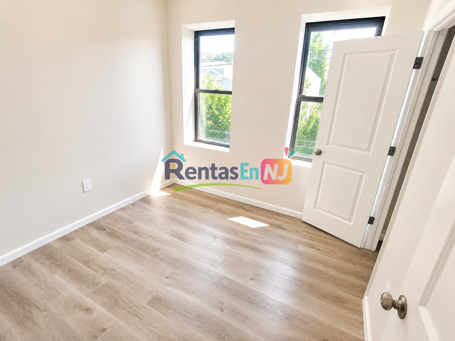 Newark Condo: 383-385 Avon Ave