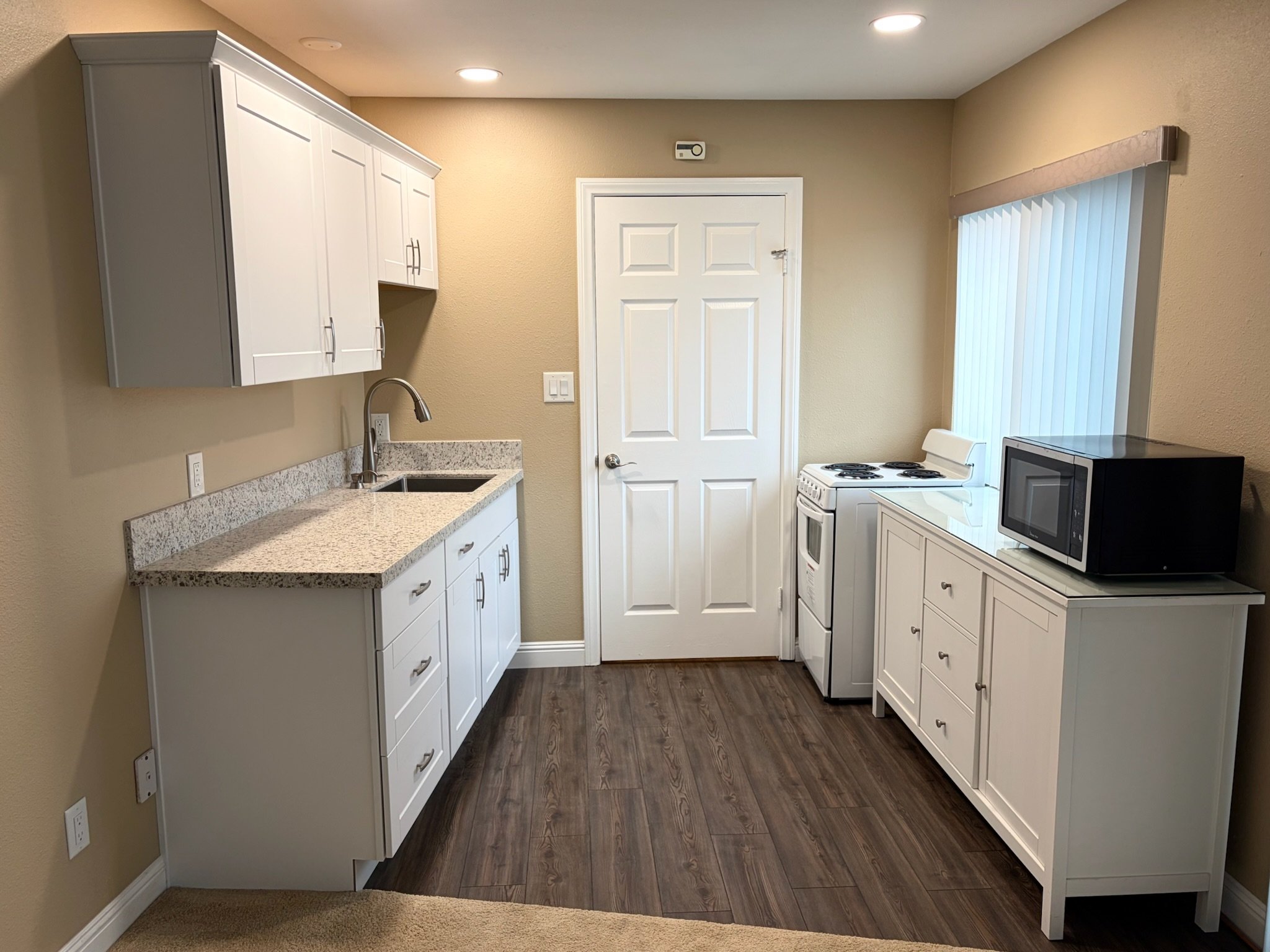 Santee Apartment: 8700 Rumson Dr.