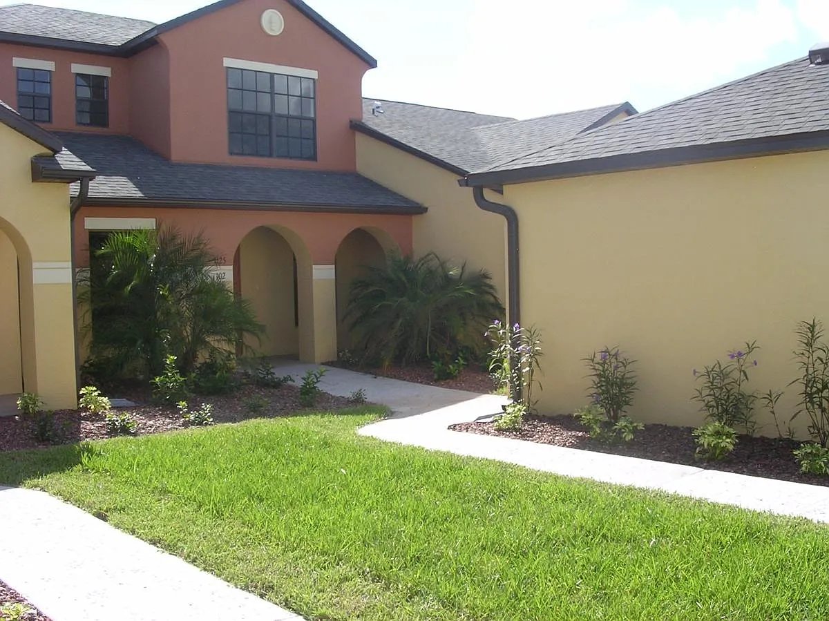 Melbourne Townhome: 975 Luminary Cir