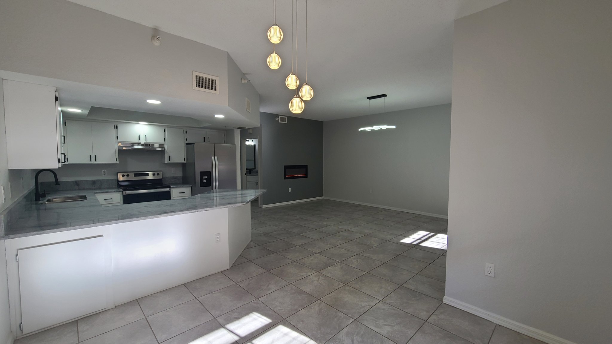 Spring Hill Apartment: 10490 Chalmer Street, 14