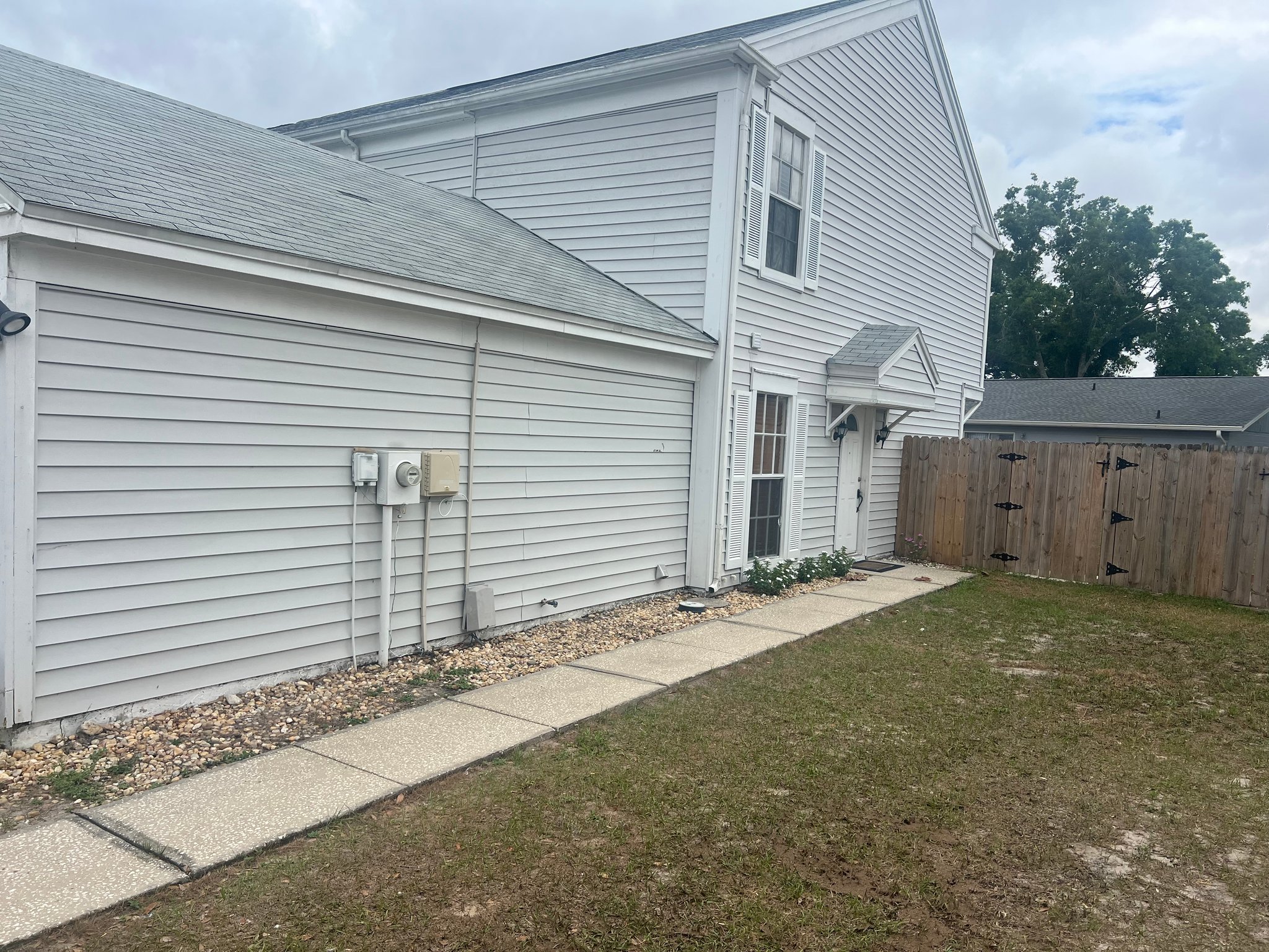 TAMPA Townhome: 12325 VILLAGER COURT