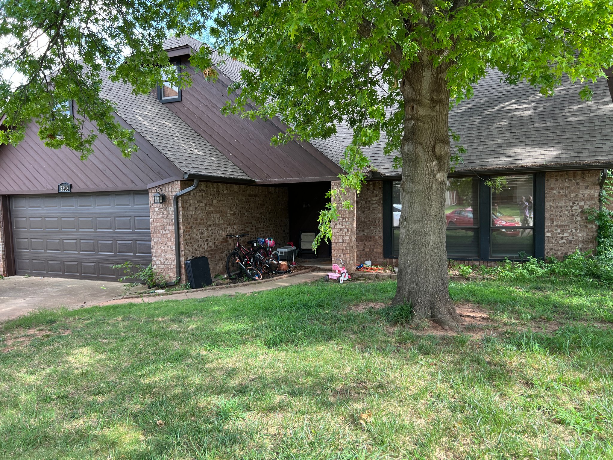 Edmond House: 2308 Shady Tree Ln
