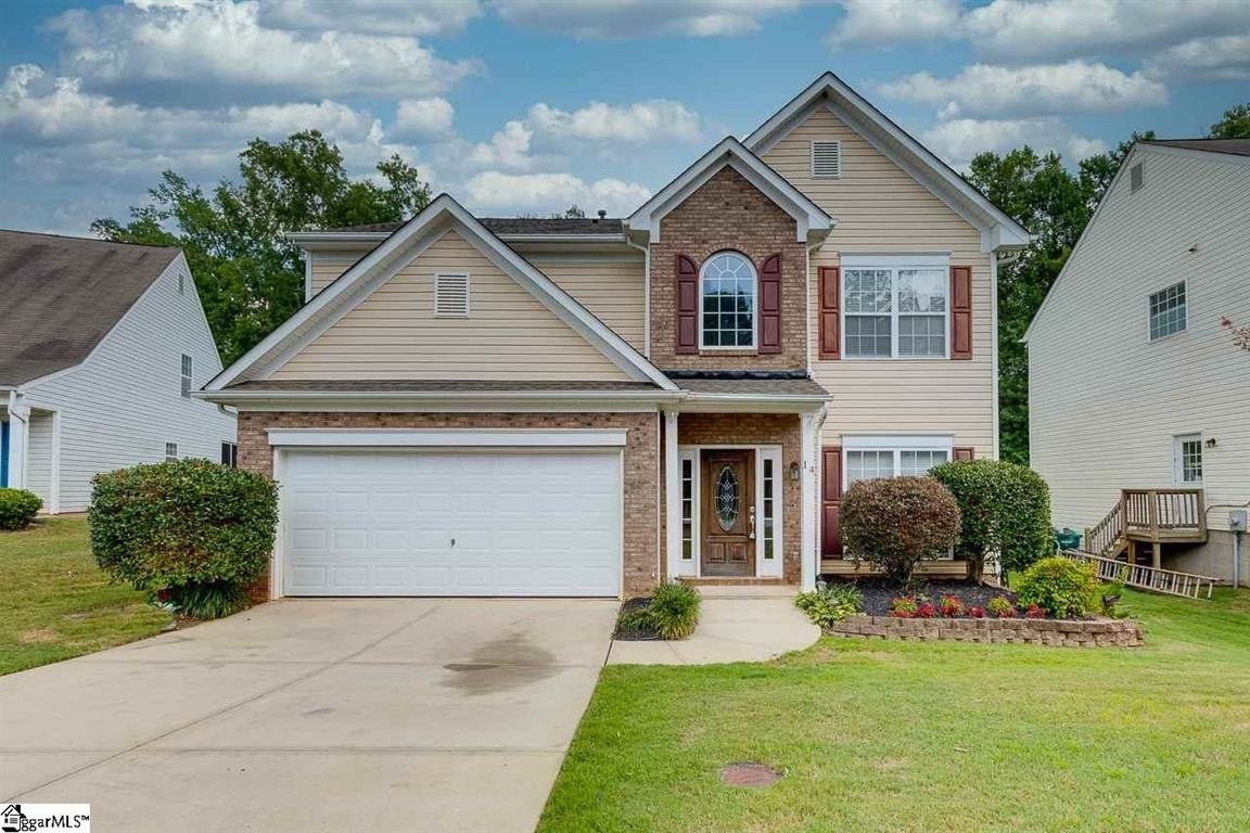 Simpsonville House: 14 Farm Brook Way