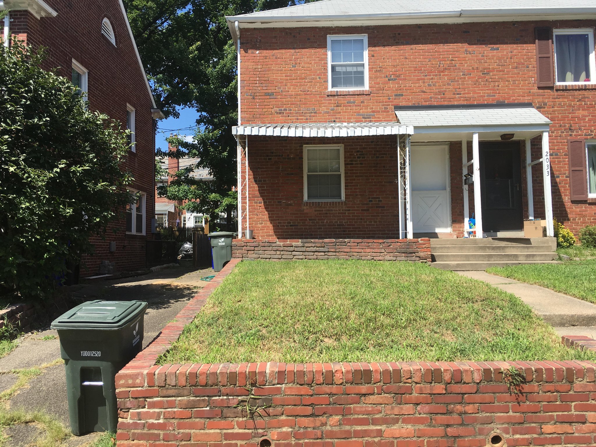 Arlington Townhome: 2035 N 20th Rd