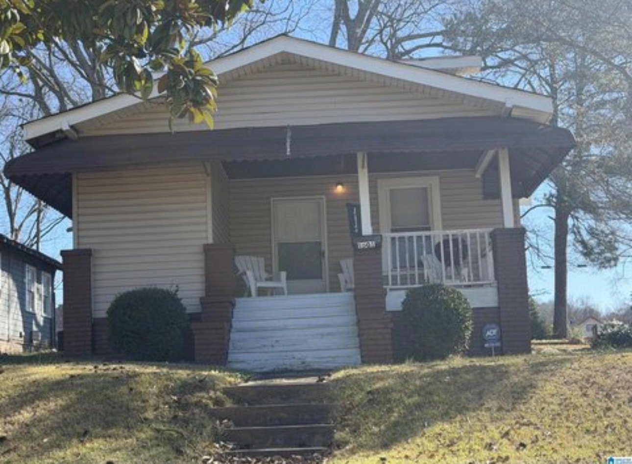 Bessemer House: 1501 Clarendon Ave