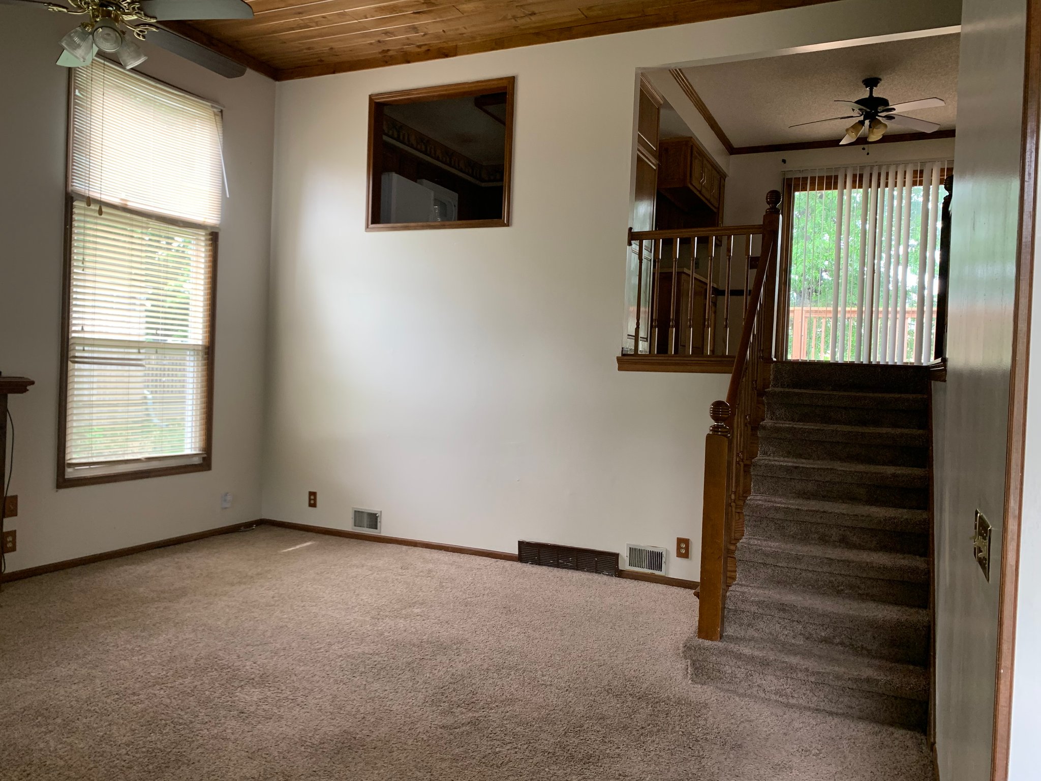Shawnee House: 6316 Charlotte St