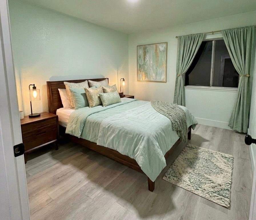 Huntington Beach Condo: 9732 Pettswood Dr