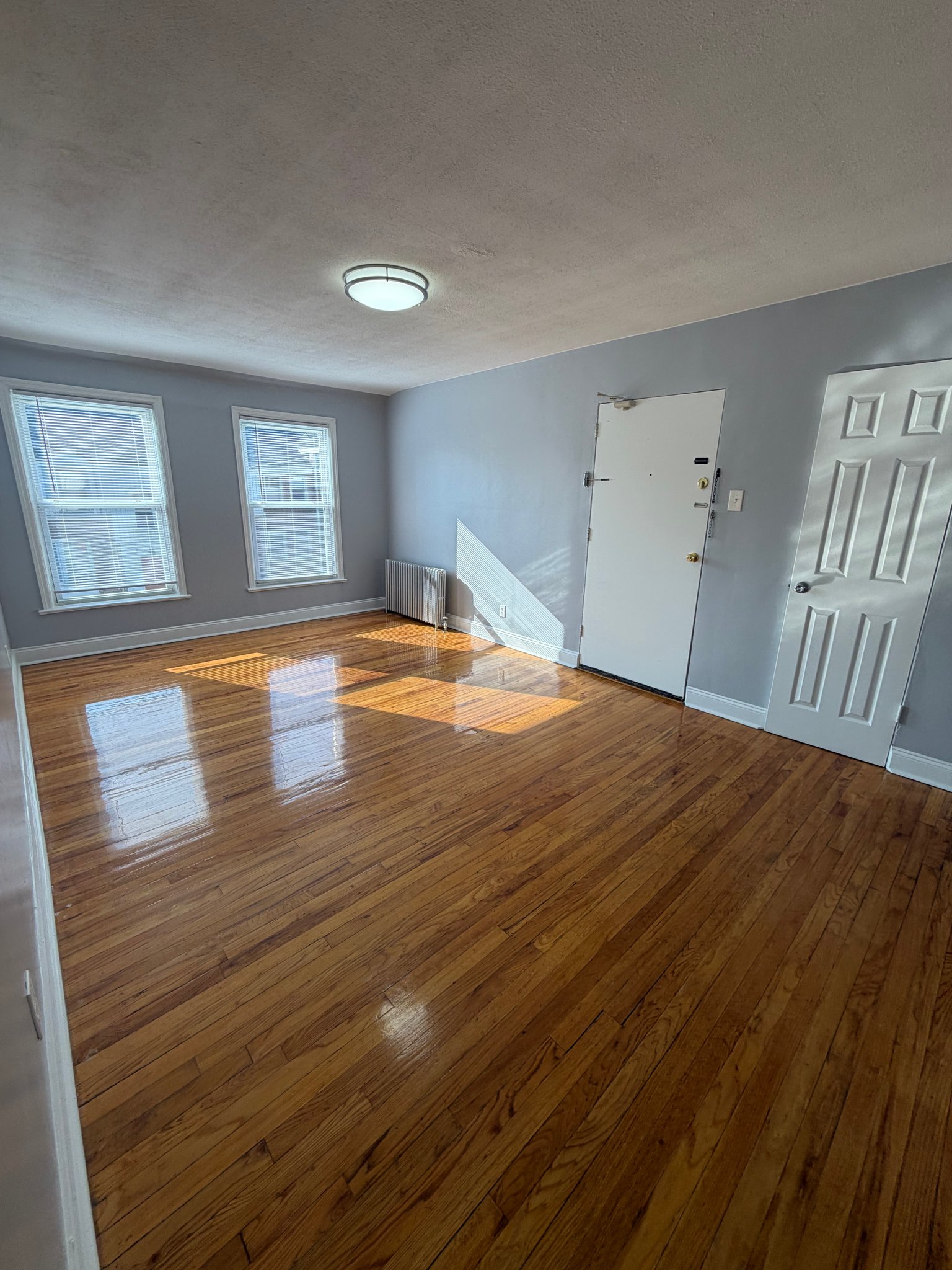 East Orange Apartment: 194 Park Ave
