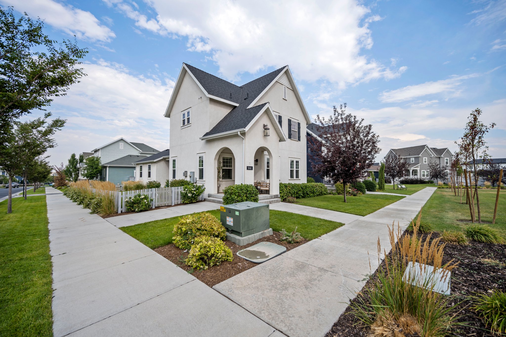 South Jordan House: 5041 W Table Top Dr
