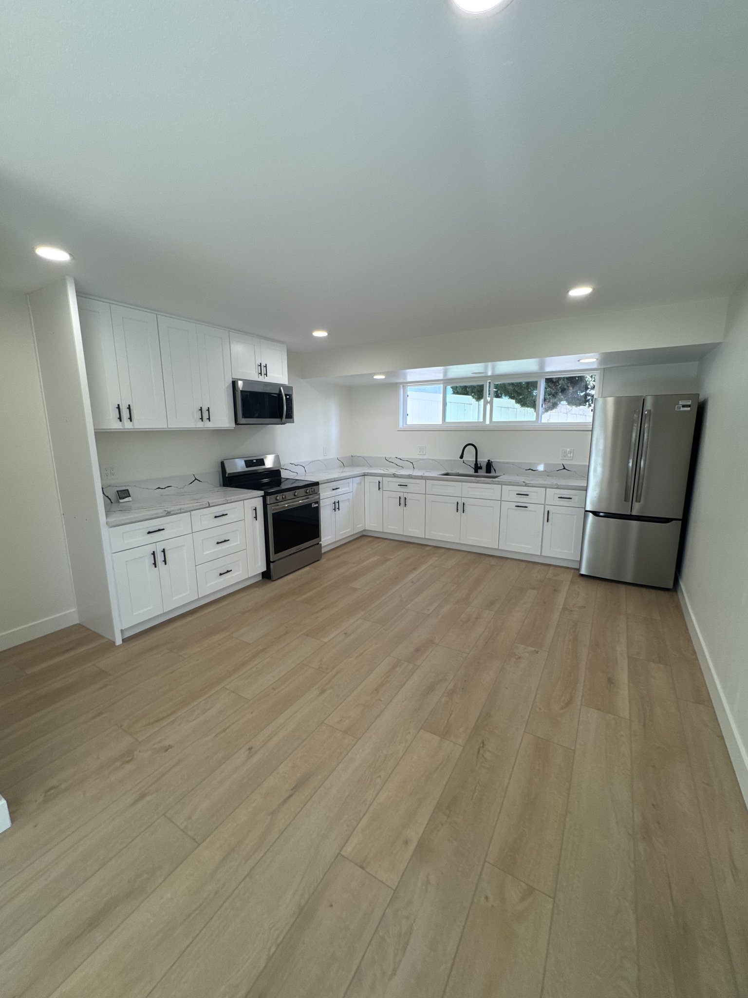 Thousand Oaks Apartment: 1034 Calle Las Trancas