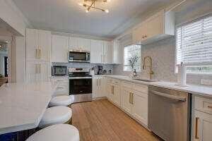 Tequesta House: 475 Seabrook Road