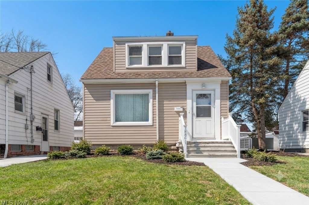 Maple Heights House: 18851 Raymond St