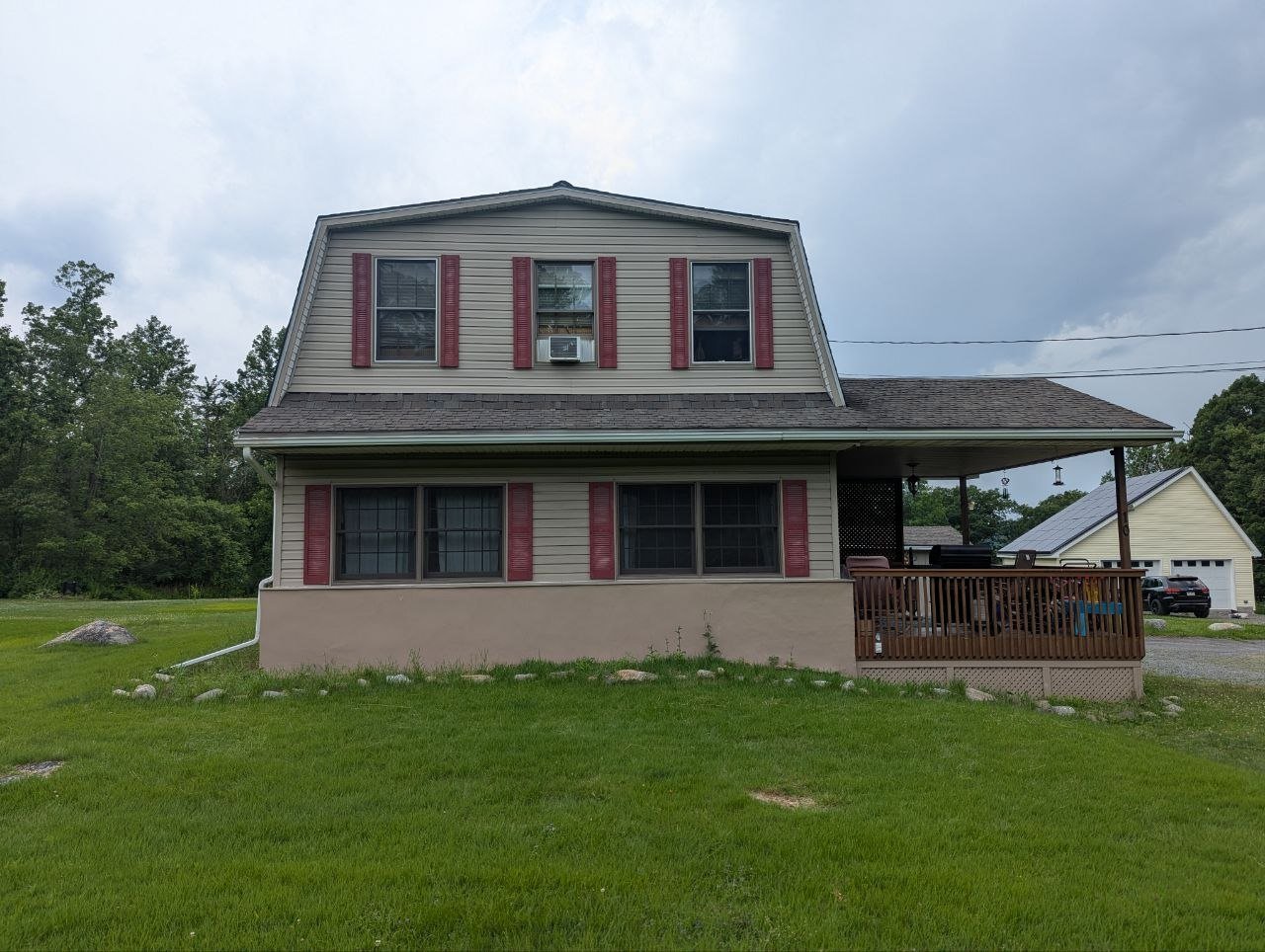 Bear Creek Township House: 10 Shields Rd