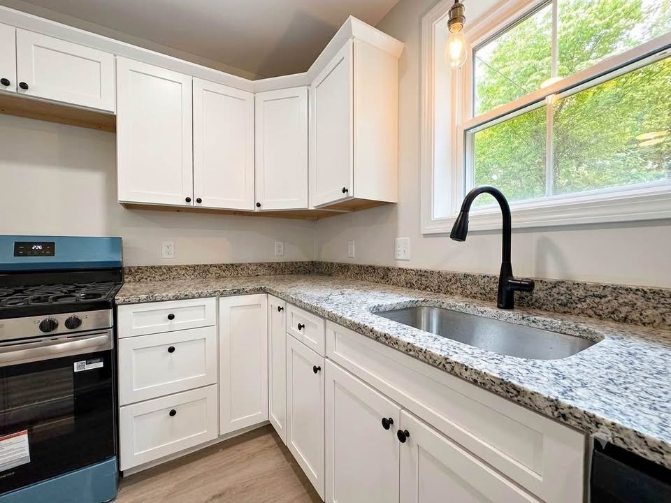 Springvale Townhome: 546 Main S