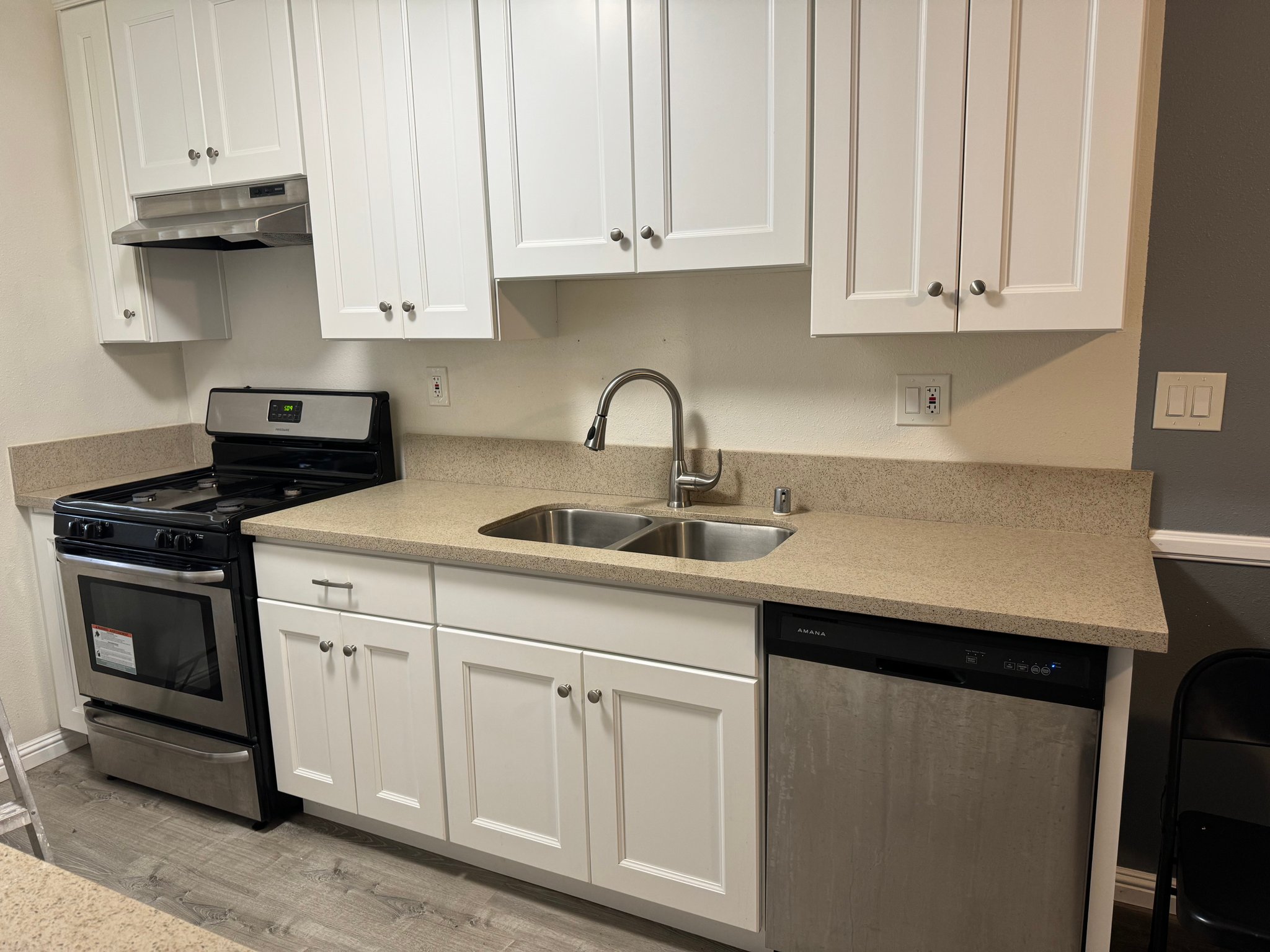 Valley Village Apartment: 5430 Corteen Place #04
