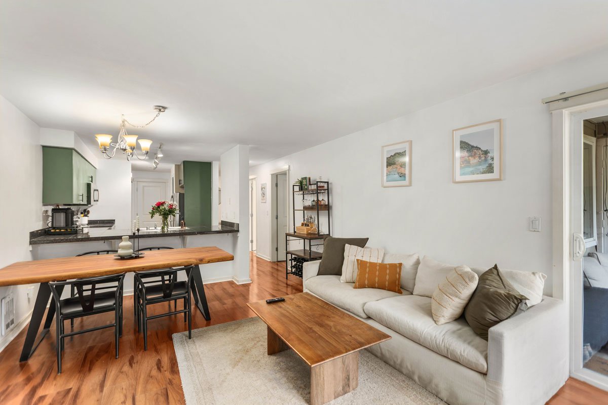 Kirkland Condo: 11211 NE 128th St
