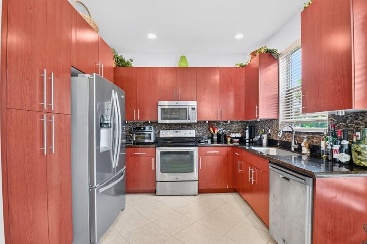 Greenacres House: 5018 Starblaze Drive