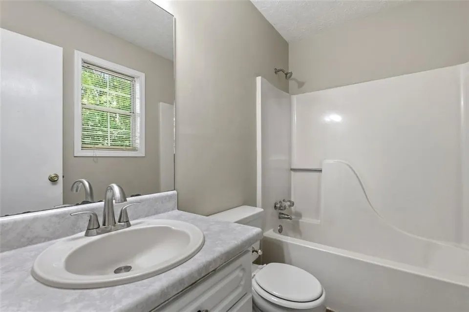 austell Single Room: 3968 brantley drive