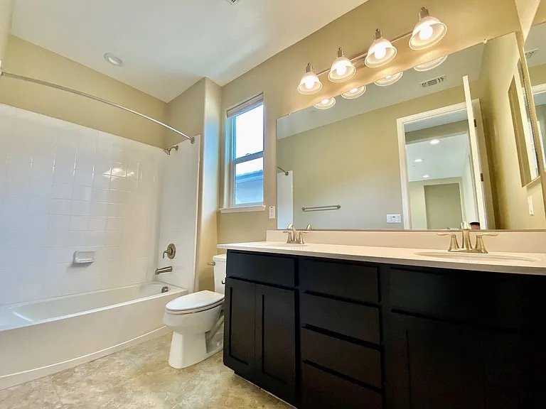 sacramento House: 4138 Hydo Lake Way