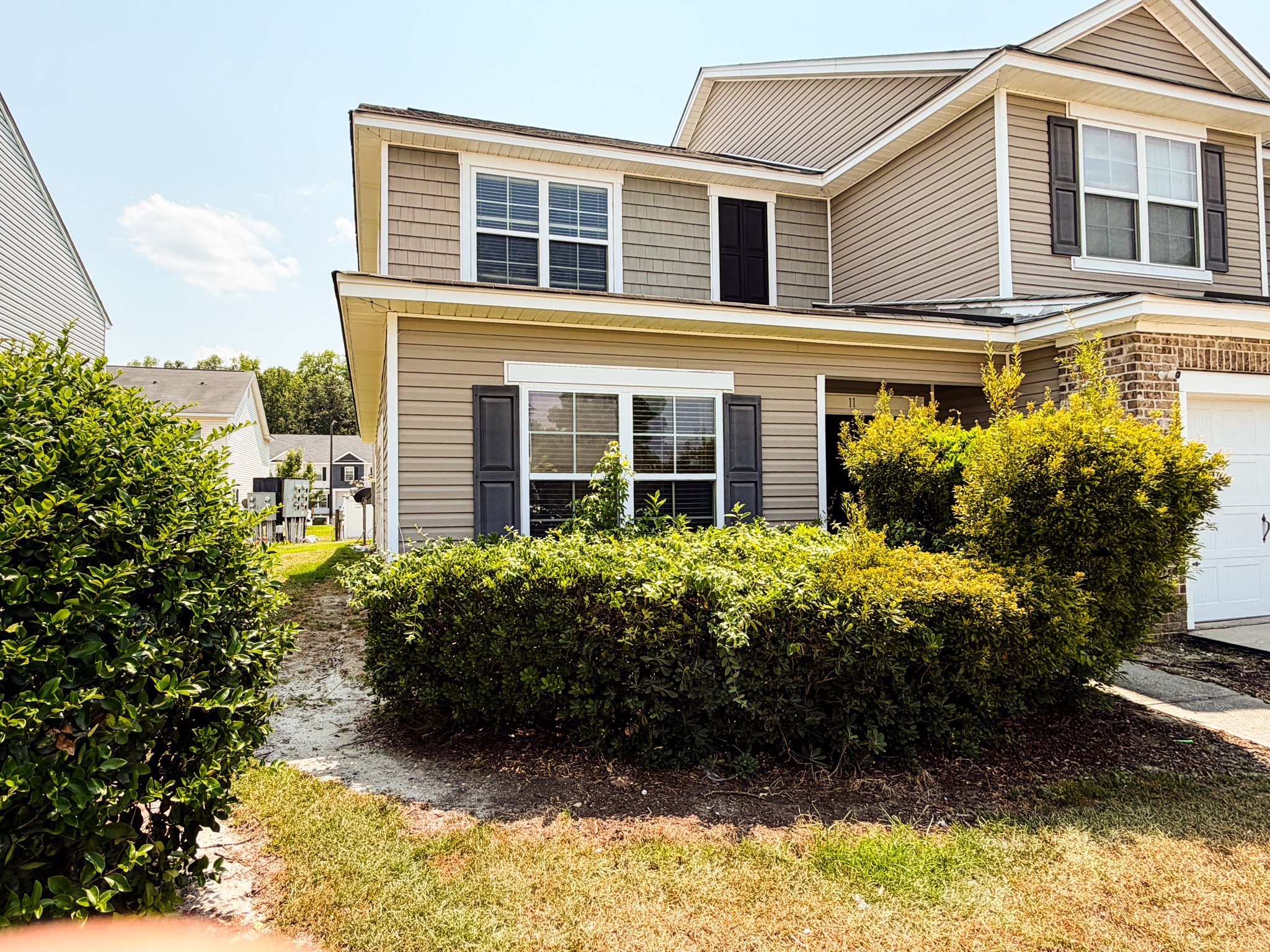 Savannah Condo: 11 Red Robins
