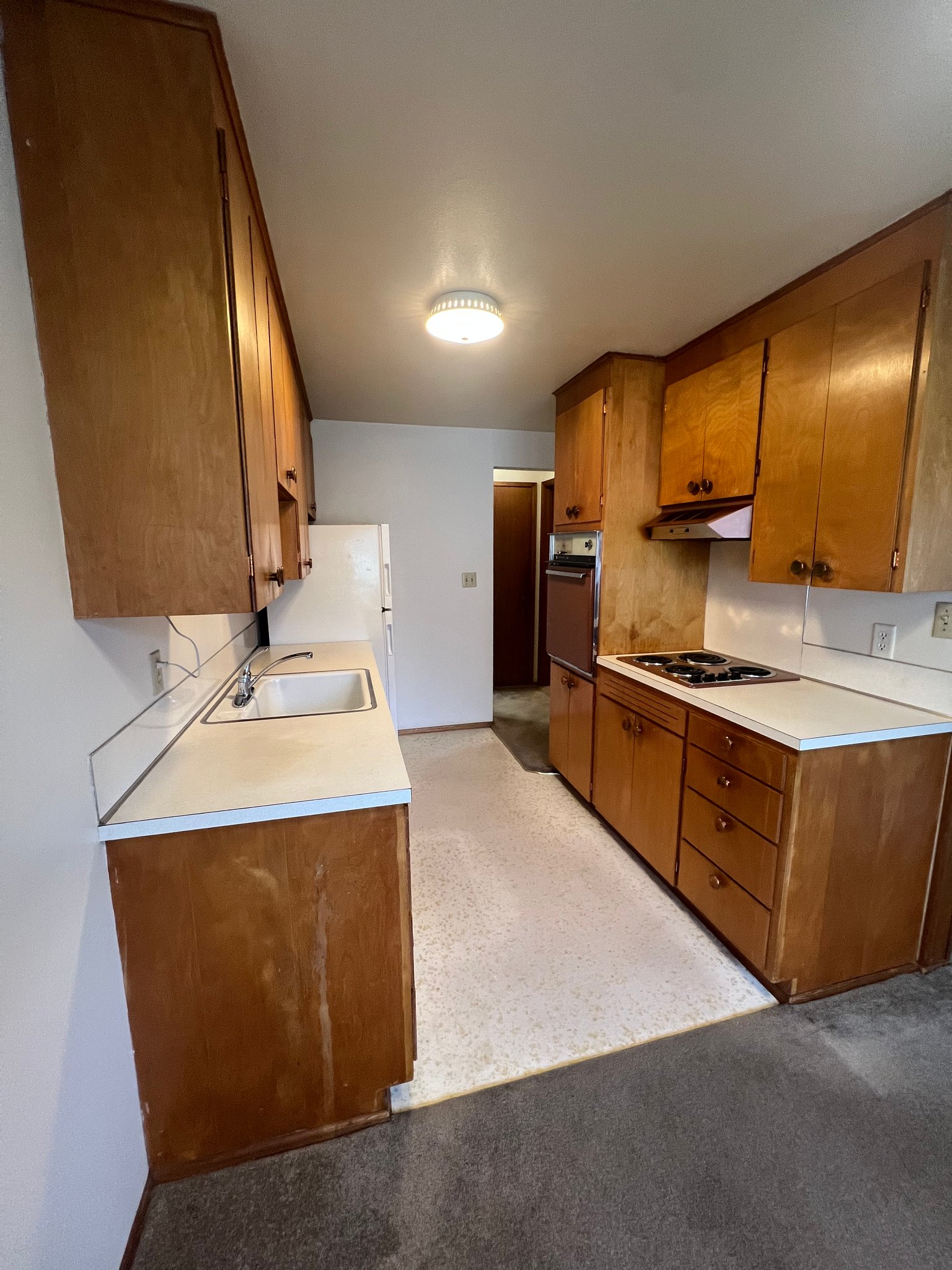 Renton Apartment: 78 Williams Ave S