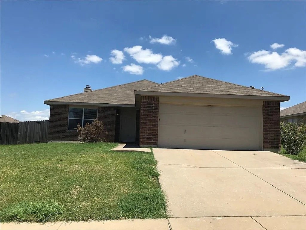Arlington House: 8111 Colwick Ln, Arlington, TX 76002