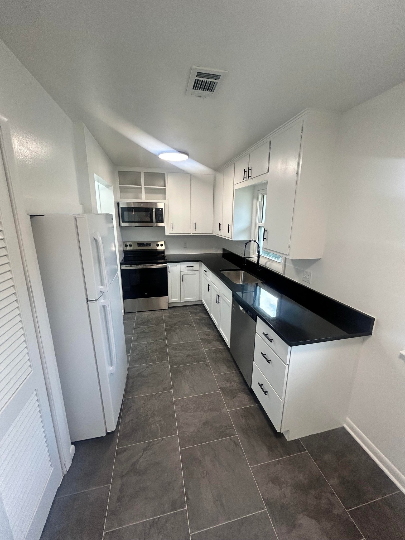 Omaha Apartment: 6020 Birch Street