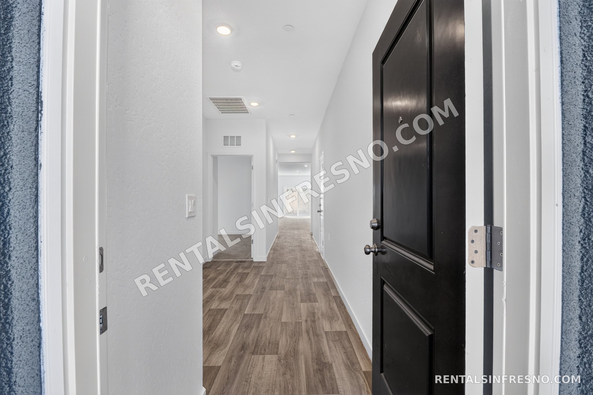 Fresno House: 3359 N Contessa Ave