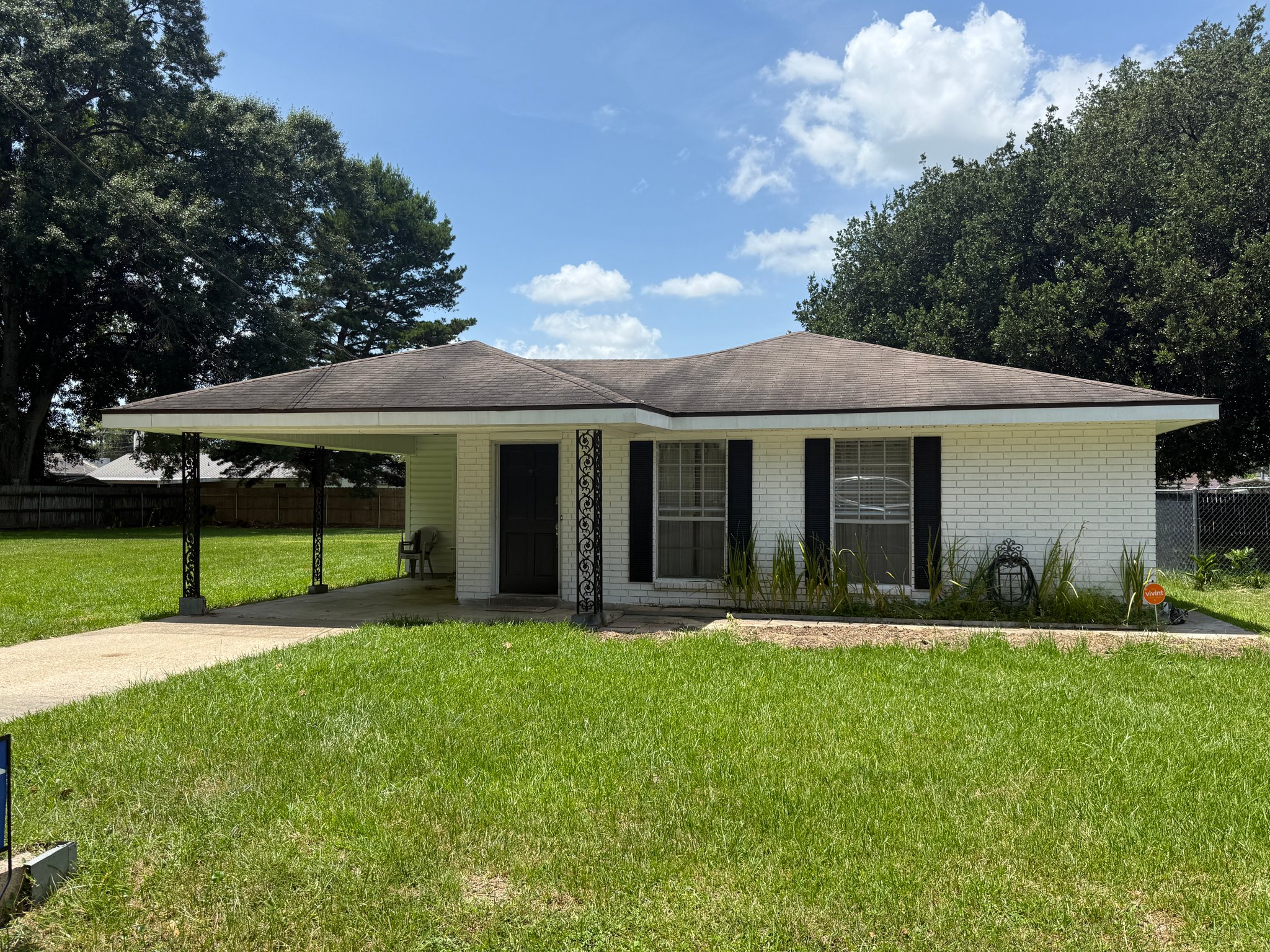 Lafayette House: 107 Zilia St