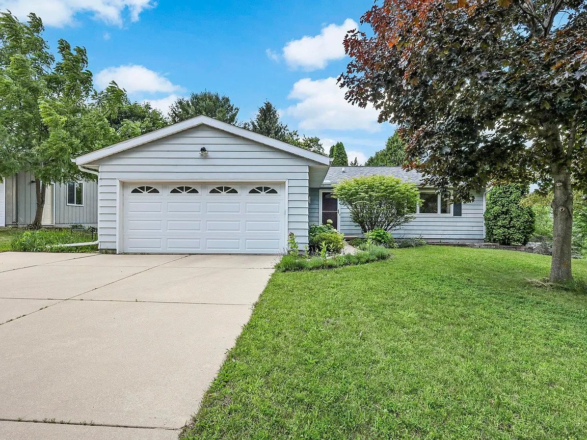 Madison House: 2914 Maple Grove Dr
