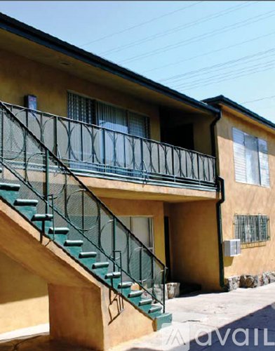 Los Angeles Apartment: 1935 Obama Blvd #4