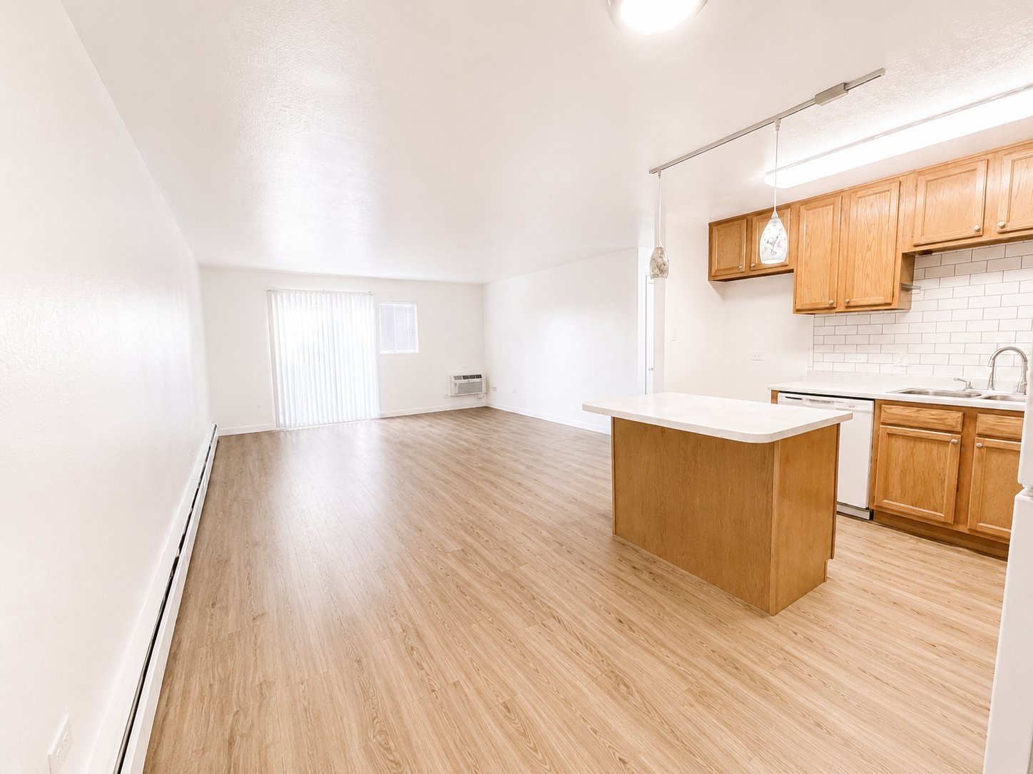 Lakewood Apartment: 1375 Everett Court