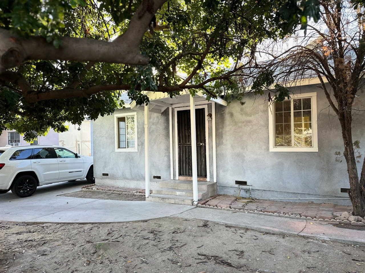Pacoima House: 14011 Daventry St