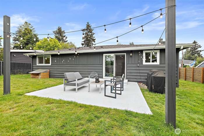 seattle House: 11303 14th Ave SW