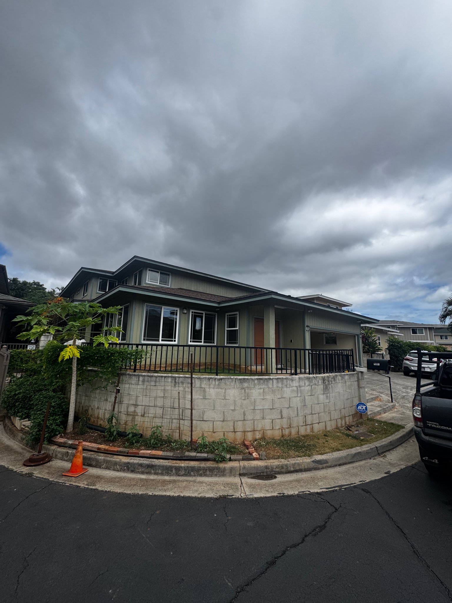 Waipahu House: 94-227 Lehoula Pl