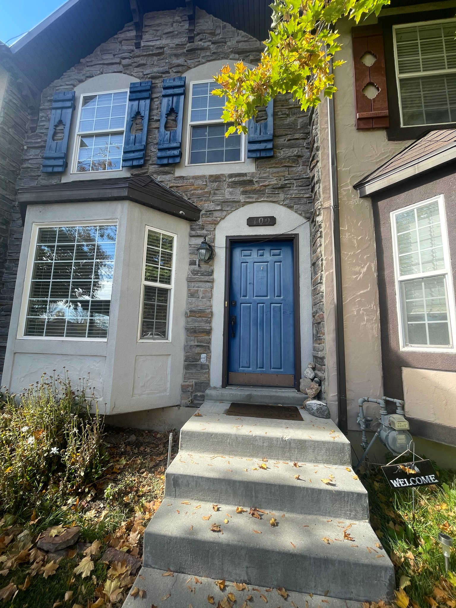 Midway Townhome: 100 Geneva Dr