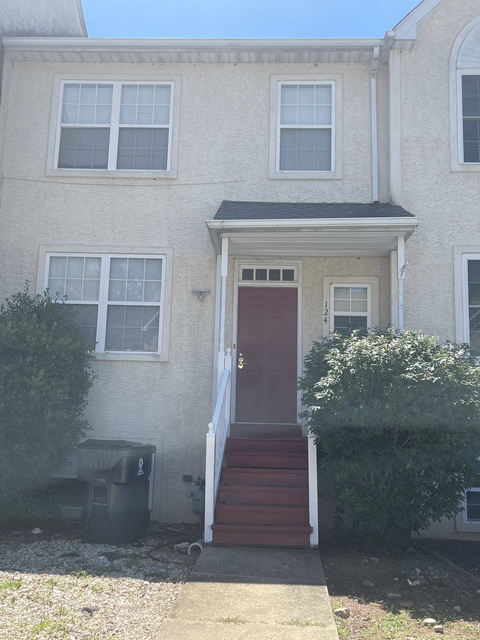 Newark Townhome: 124 Richards Lane