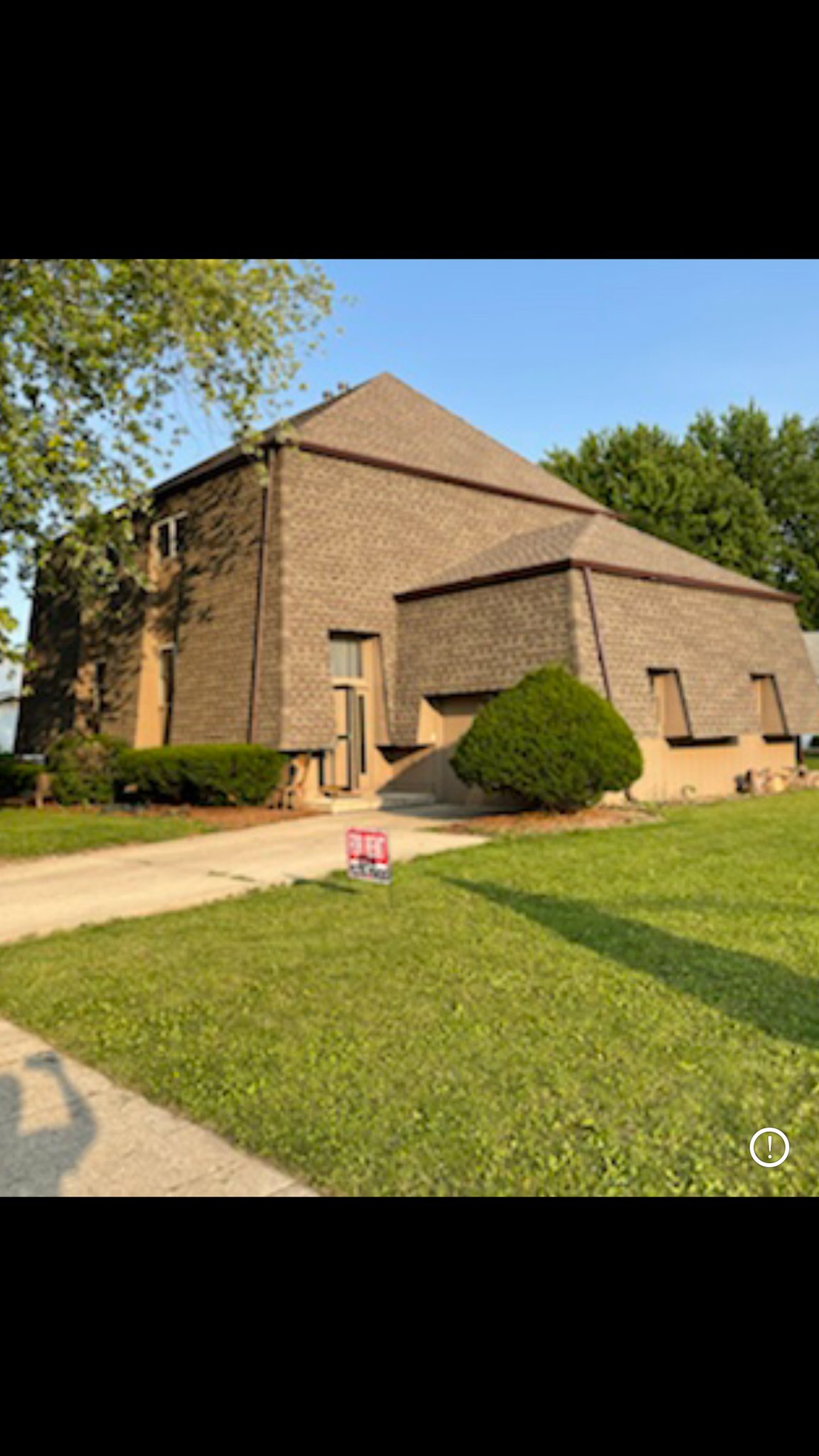 Elgin House: 1637 Sheffield Dr