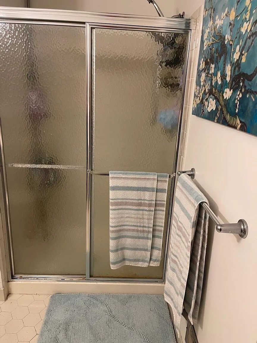 North Brunswick Condo: 85 Clay St