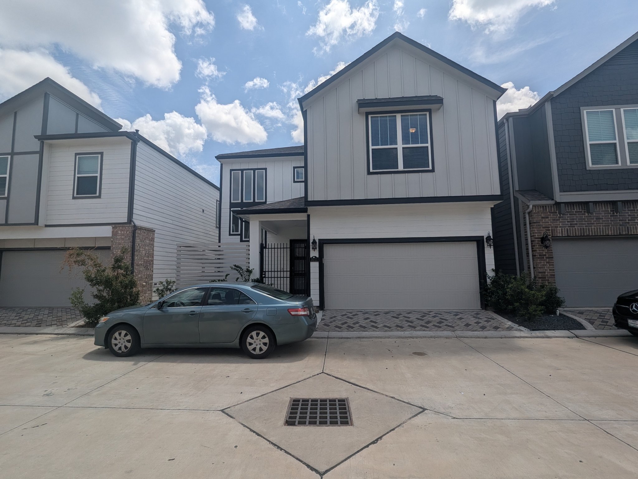 Houston House: 3011 Skyrock Dr
