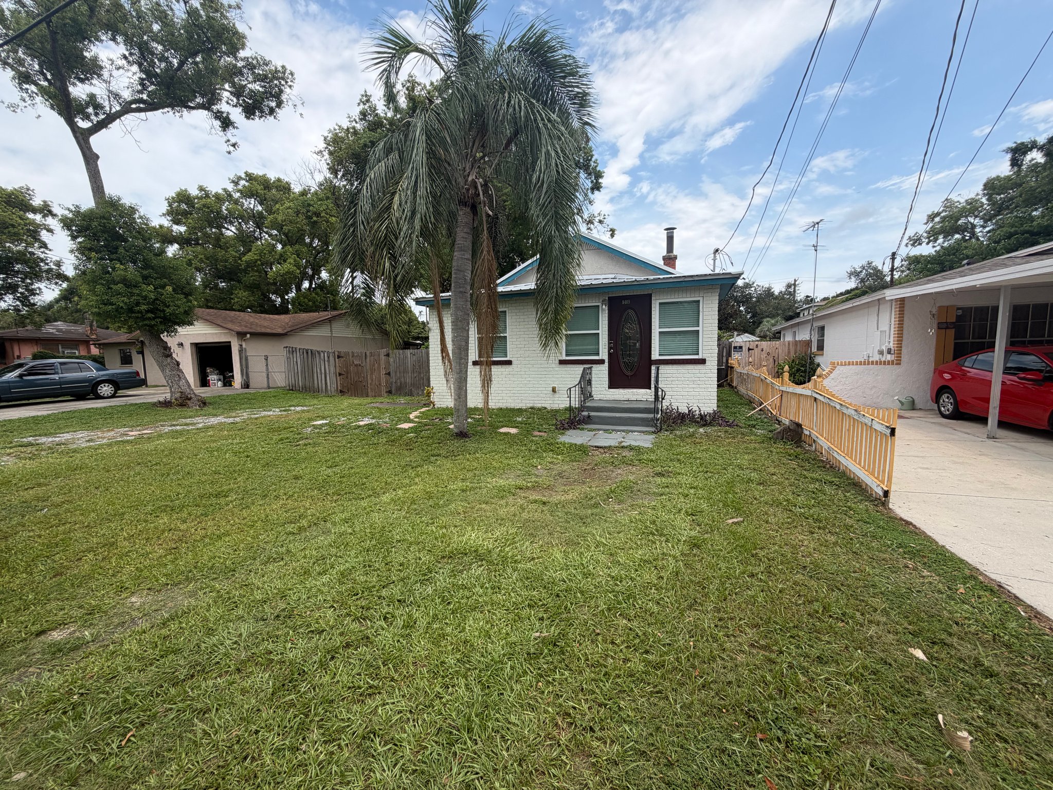 Tampa House: 8409 N Lynn Ave