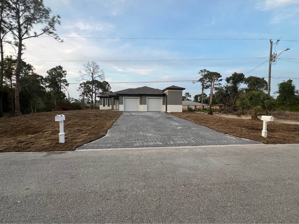 lehigh acres House: 743 meadow rd