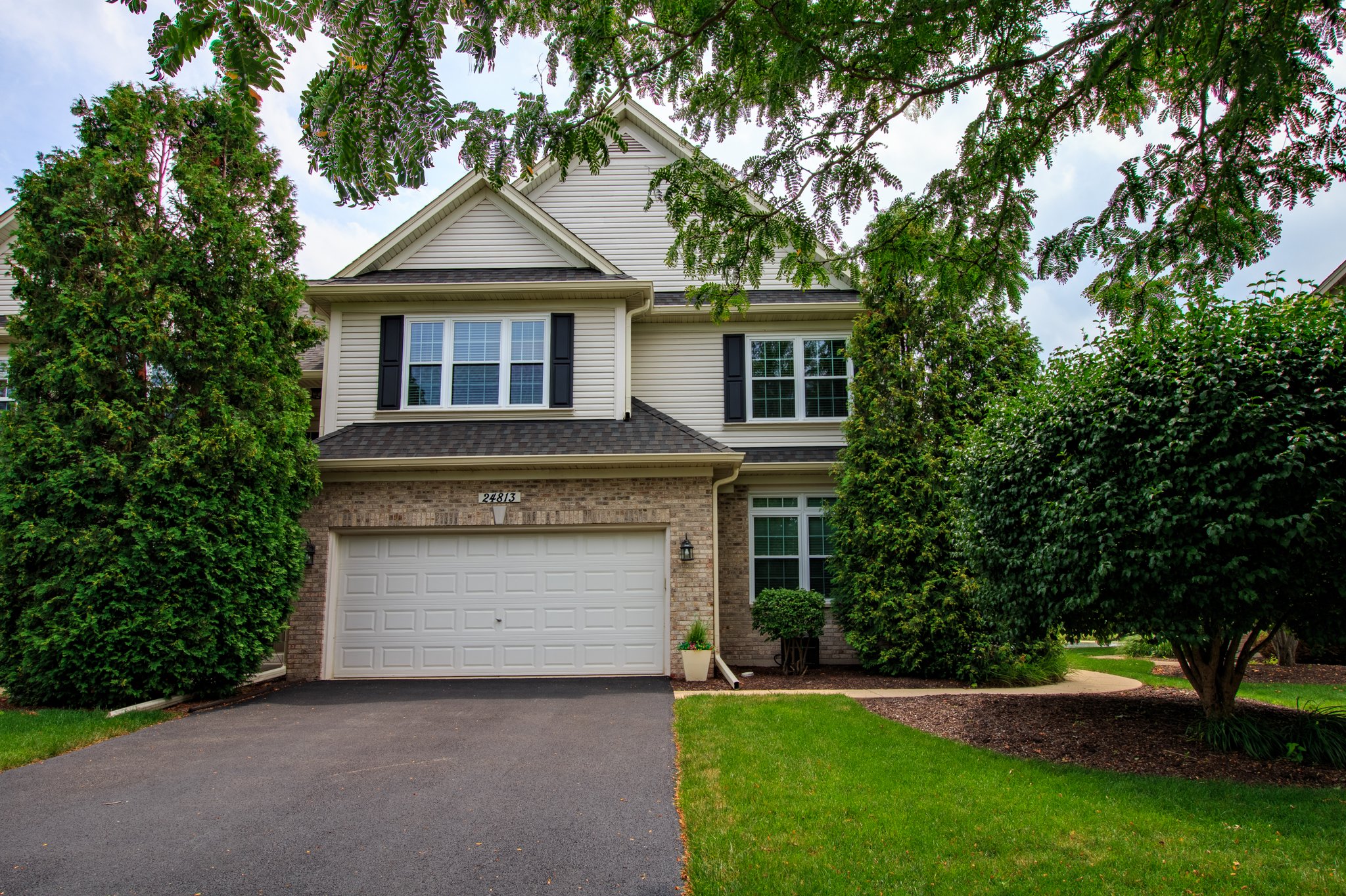 Plainfield Townhome: 24813 Ironwood Ct
