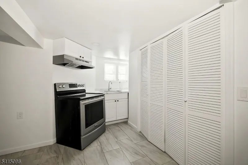 Paterson Apartment: 190 N 1st St