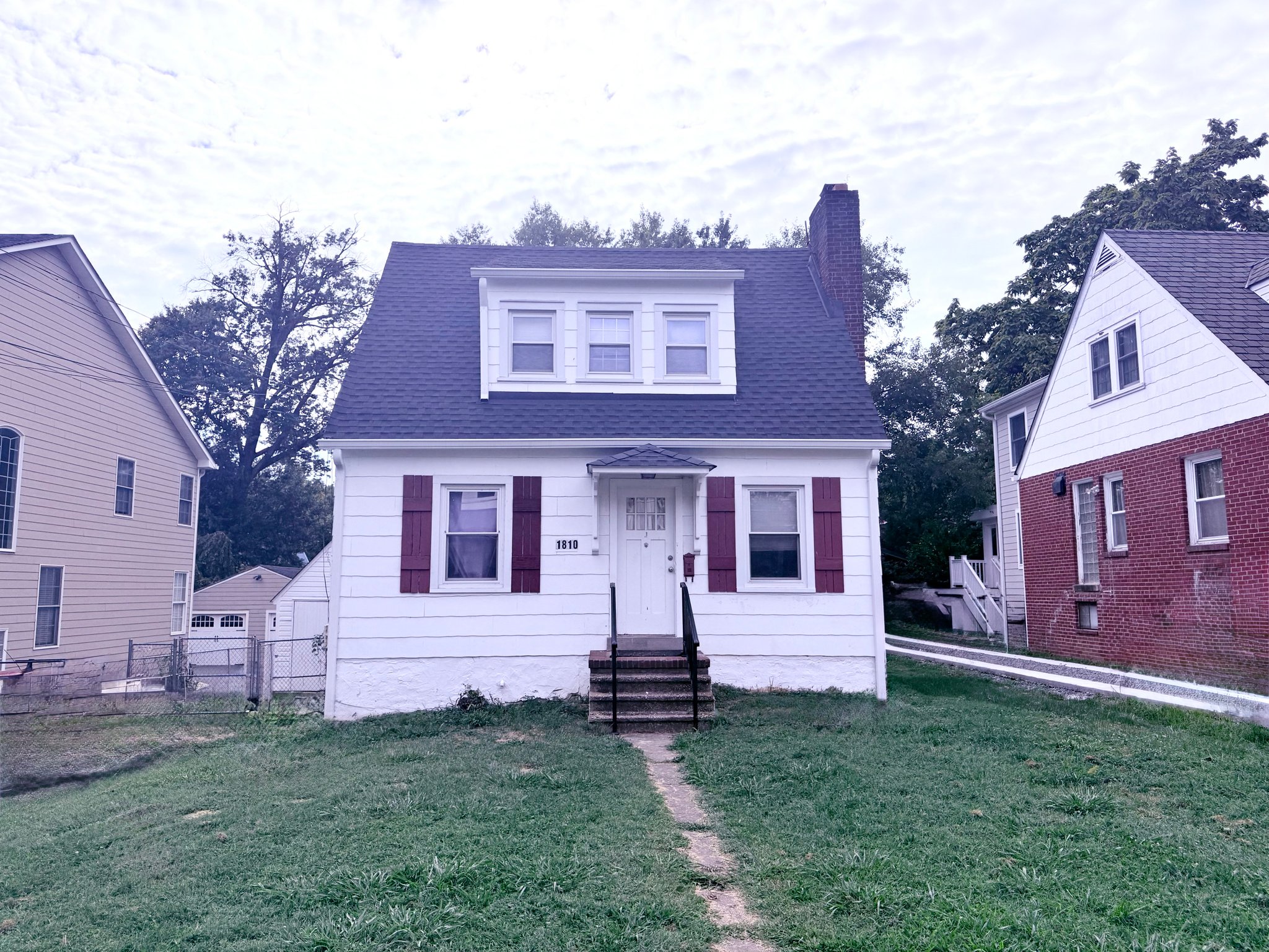 Arlington House: 1810 N Underwood St.
