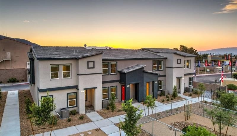 Henderson Townhome: 495 Blue Ridge Cove Ct
