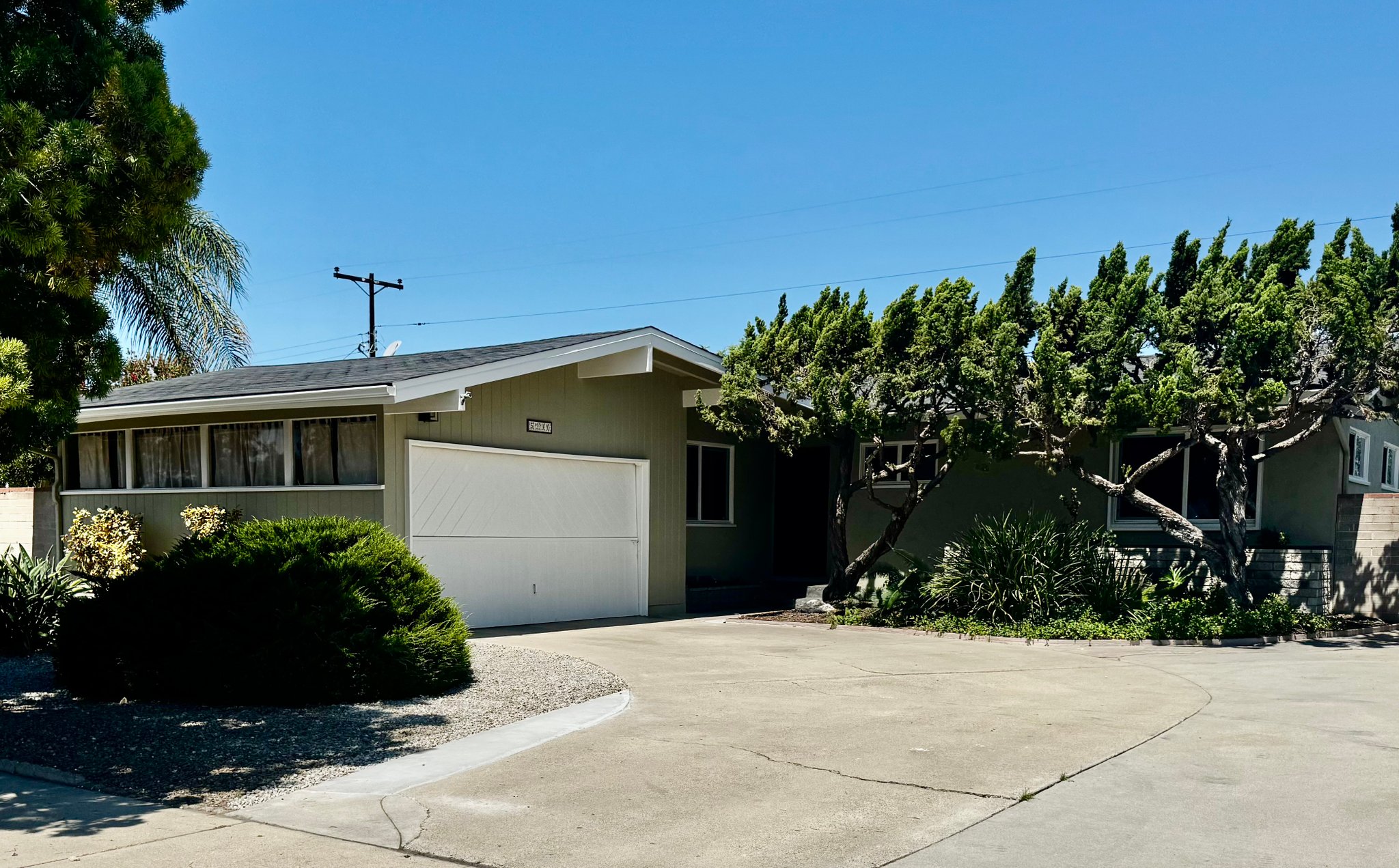 San Diego House: 5290 Waring Rd
