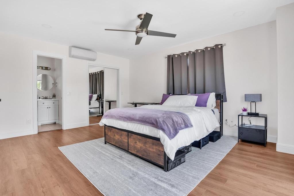 Oceanside House: 3784 Nectarine Cir
